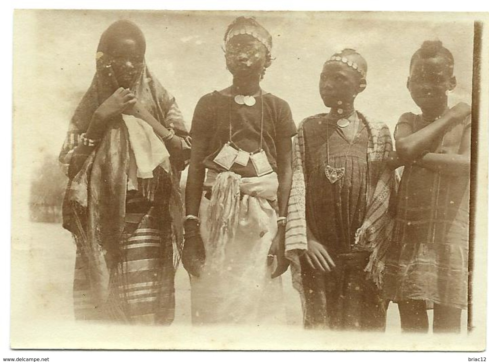 NIGER - "Fillettes De NIAMEY En Costume De Fête",  Photo Originale  Signée Et Datée  Du 20 Mai 1929 - Africa