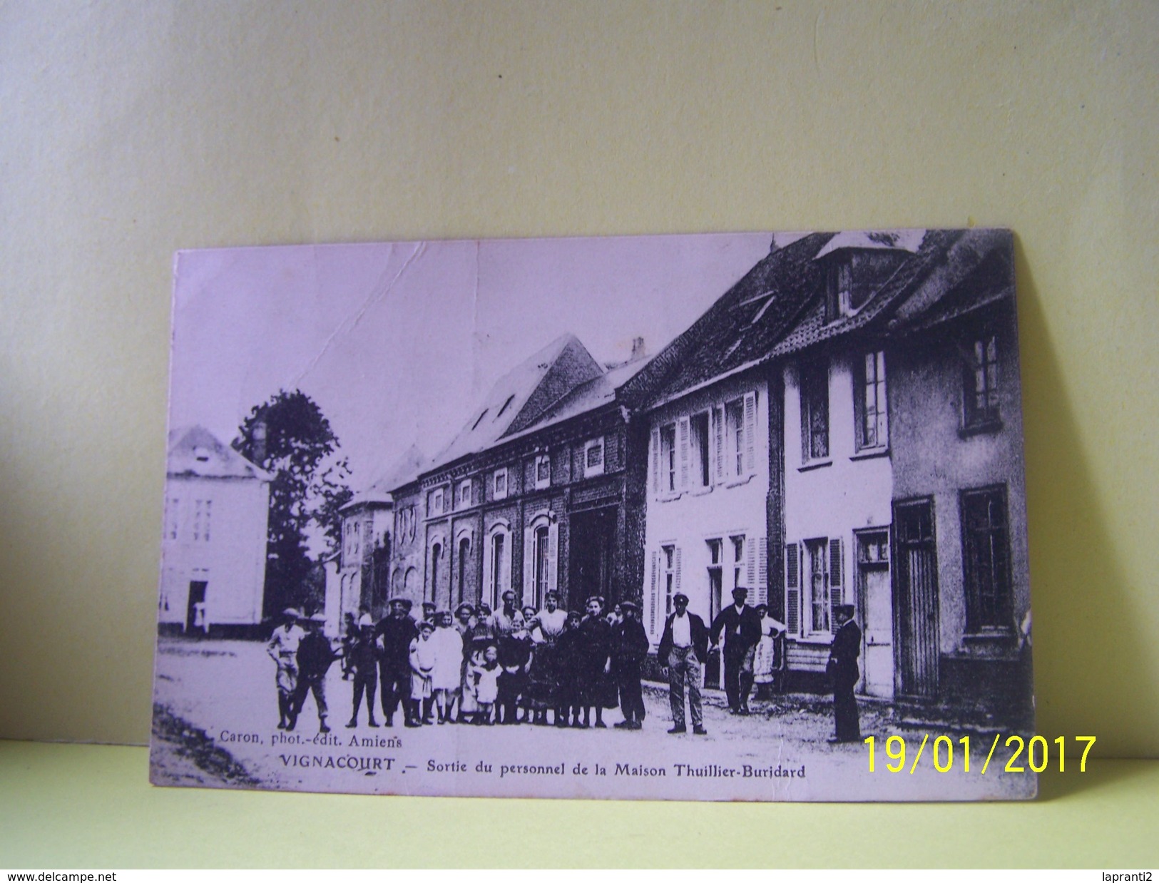 VIGNACOURT (SOMME) SORTIE DU PERSONNEL DE LA MAISON THUILLIER-BURIDARD. - Vignacourt