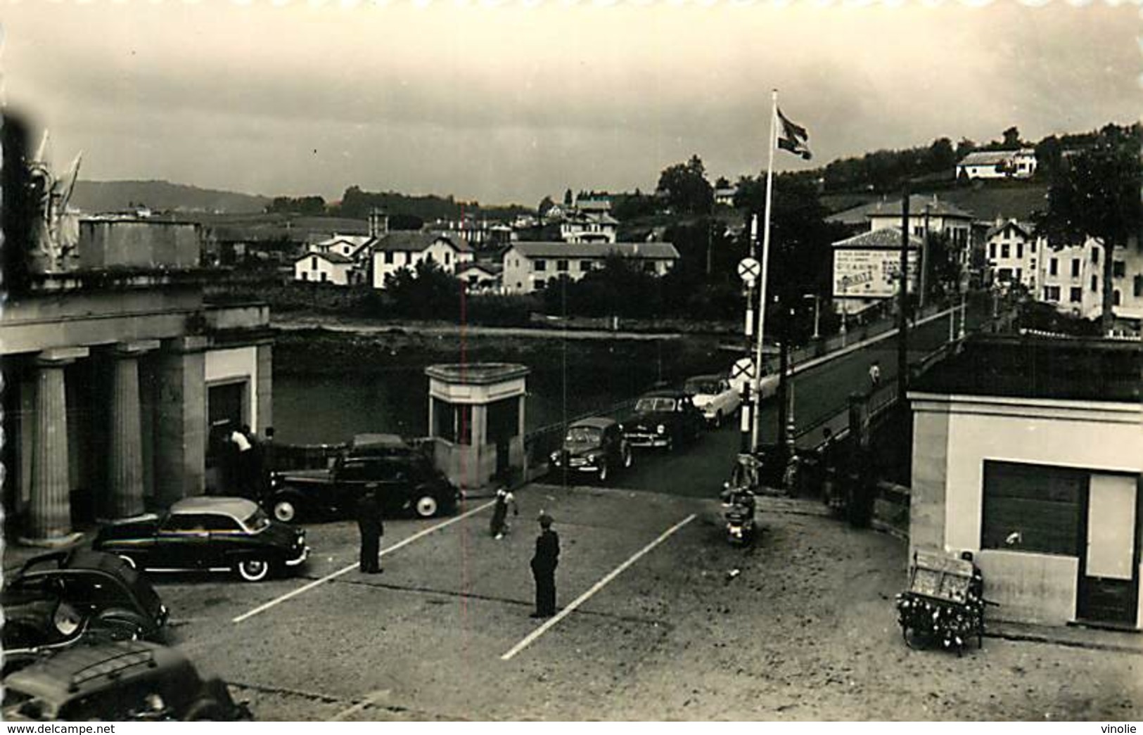 A-17-1463 : IRUN  PONT INTERNATIONAL DOUANE. AUTOMOBILES. VOITURES DE TOURISME - Autres & Non Classés