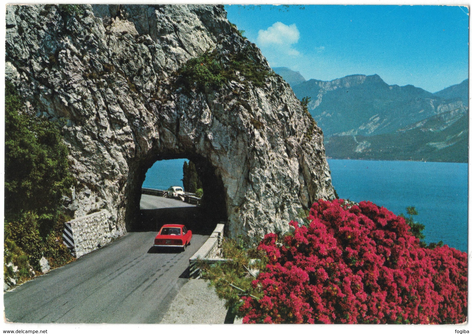 GB48     Fiat 124 Sport Coupè VW 1200, Gardesana Occidentale, Lago Di Garda - Turismo