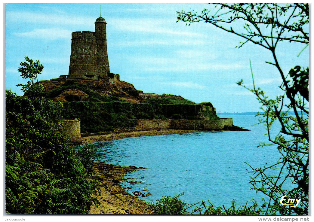 50 SAINT VAAST LA HOUGUE - Le Fort De La Hougue. - Saint Vaast La Hougue