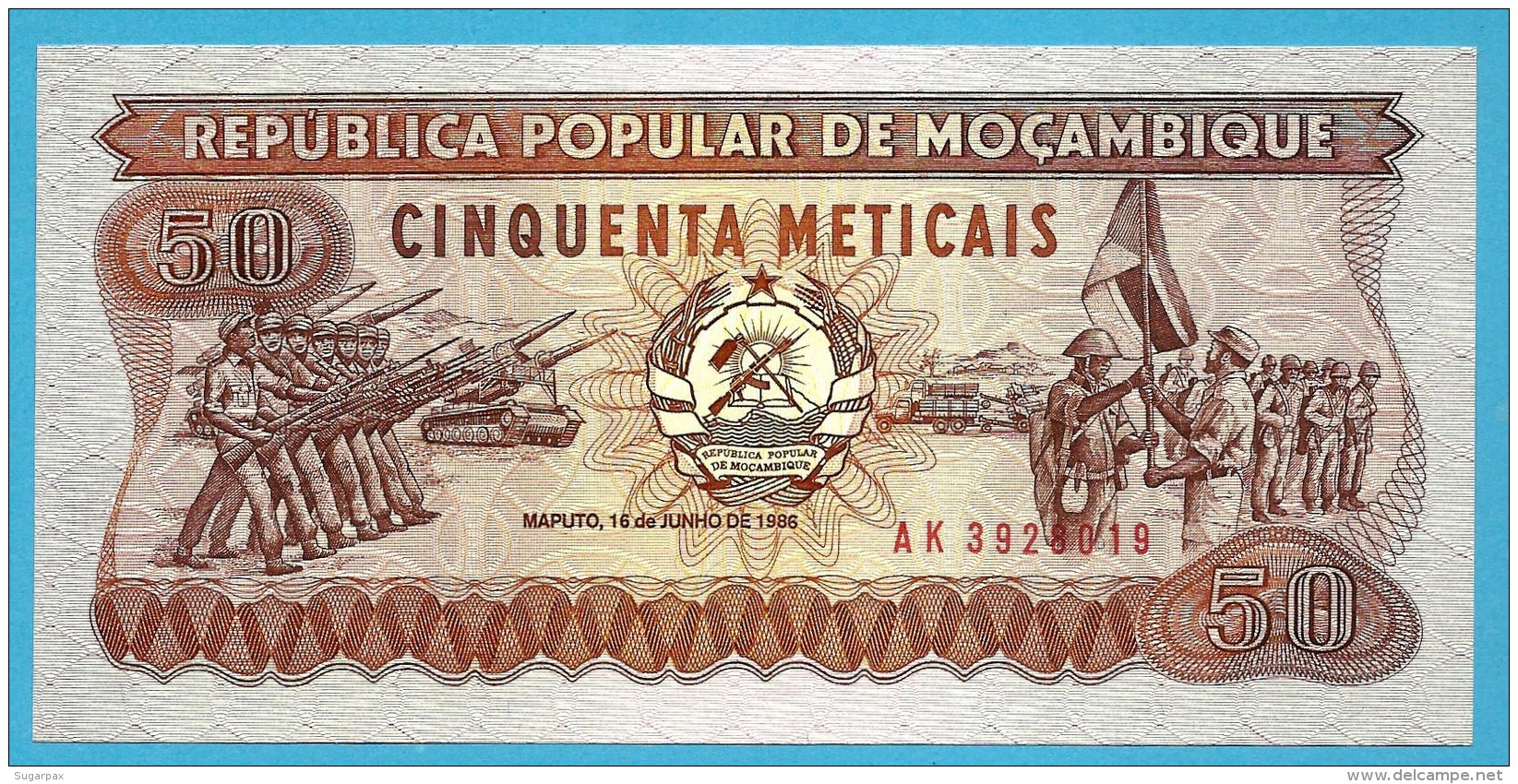 MOZAMBIQUE - 50 METICAIS - 16.06.1986 - P 129.b - Unc. -  Série AK - Soldiers, Flag Ceremony / Soldiers In Training - Mozambique