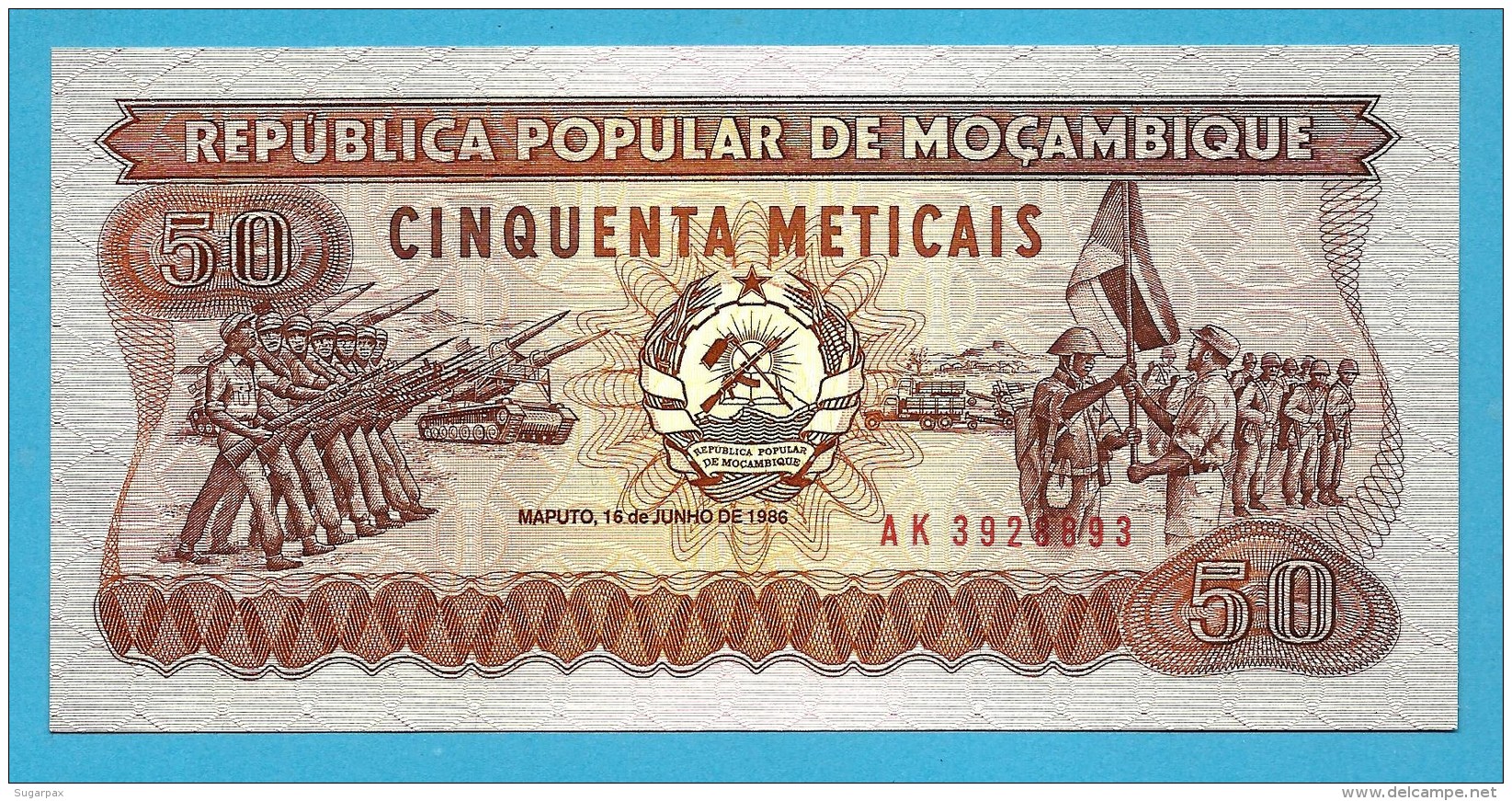 MOZAMBIQUE - 50 METICAIS - 16.06.1986 - P 129.b - Unc. -  Série AK - Soldiers, Flag Ceremony / Soldiers In Training - Mozambique