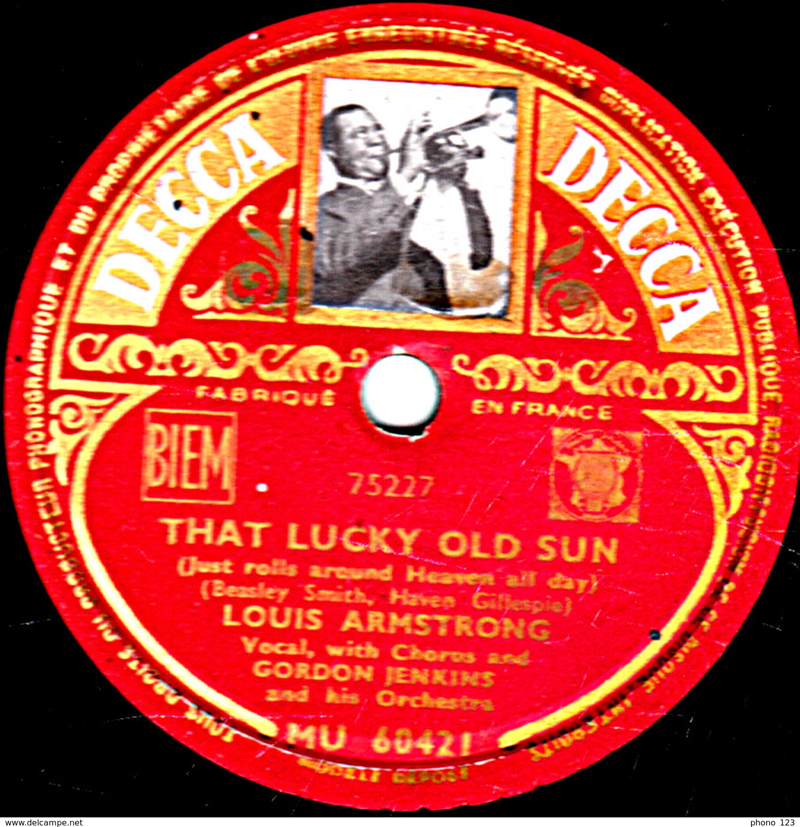 78 T. - 25 Cm - état TB -   LOUIS ARMSTRONG -  THAT LUCKY OLD SUN - BLUEBERRY HILL - 78 T - Disques Pour Gramophone