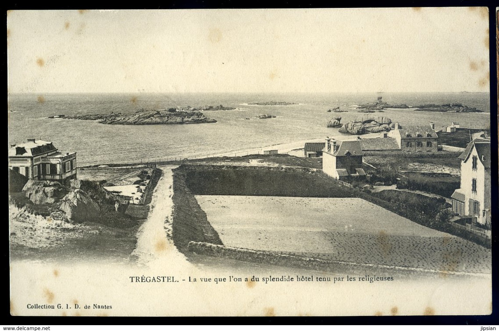 Cpa  Du 22  Trégastel La Vue Que L' On A Du Splendide Hôtel Tenu Par Les Religieuses    GX52 - Trégastel