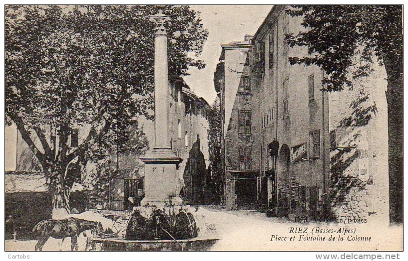 04 RIEZ  Place Te Fontaine De La Colonne - Autres & Non Classés