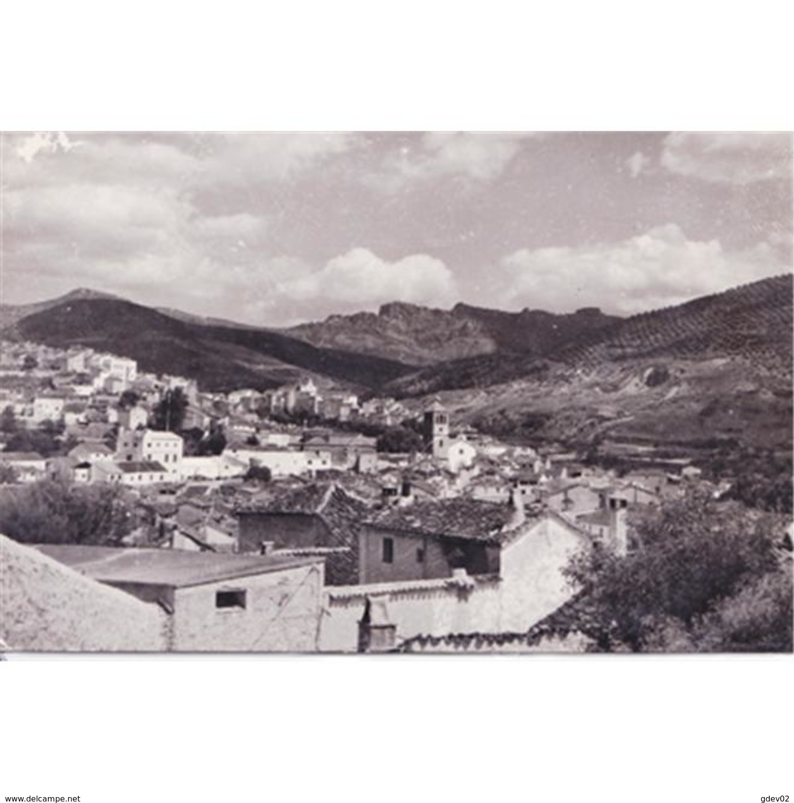 JNTP7827-LFTD9671.Tarjeta Postal De JAEN.Edificios,montes,casas.campo,piensa De Nato  Y VISTAS DE BEA DE SEGURA - Jaén