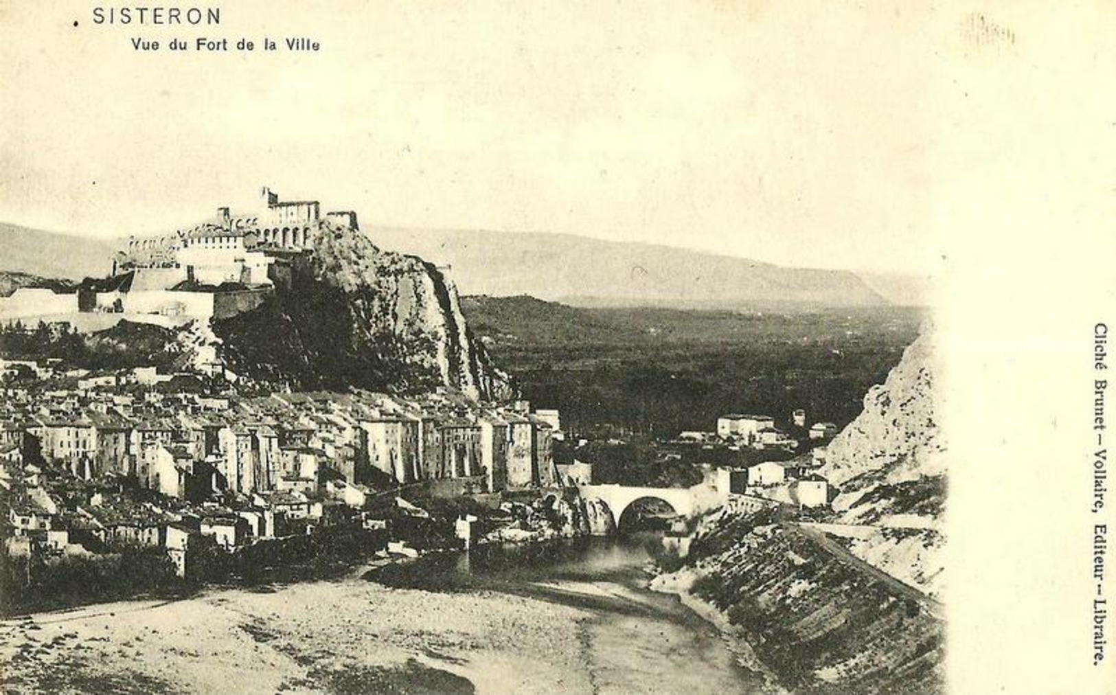 01 - CPA - SISTERON - Vue Du Fort De La Ville - 1905 - (n&b) - - Sisteron
