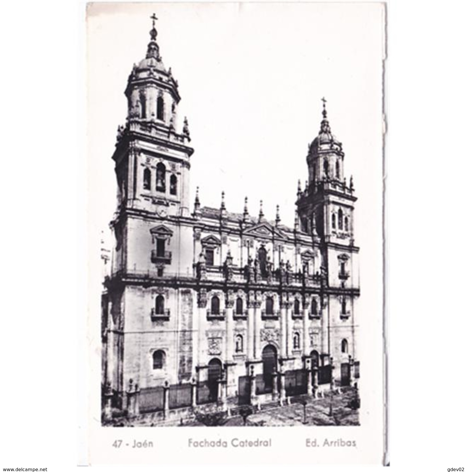 JNTP7833-LFTD9996.Tarjeta Postal De JAEN.Edificios,TORRES,iglesias,calles Y CATEDRAL DE JAEN - Jaén