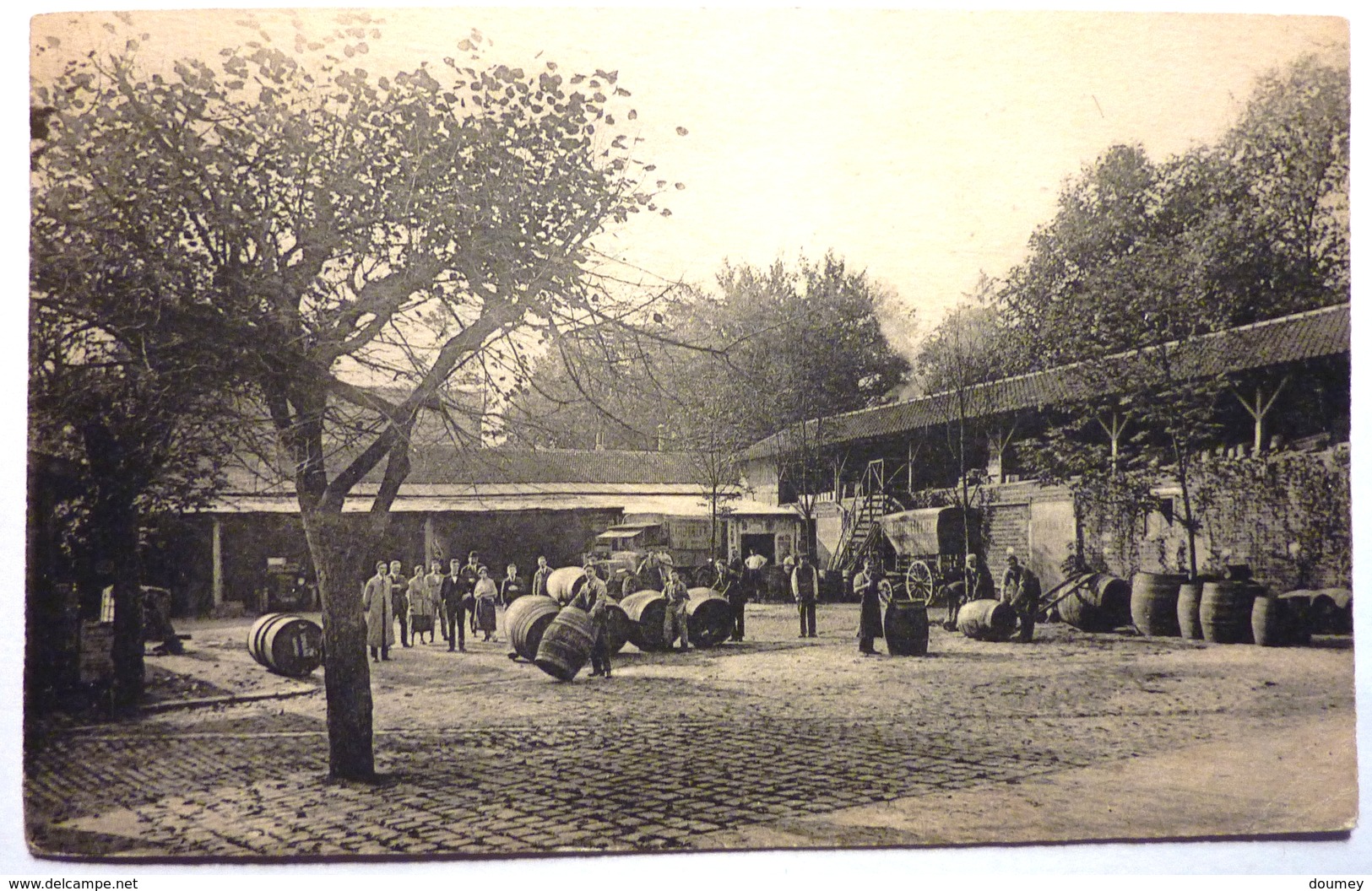 ENTREPOTS MESMIN - REGION PARISIENNE - Mercanti