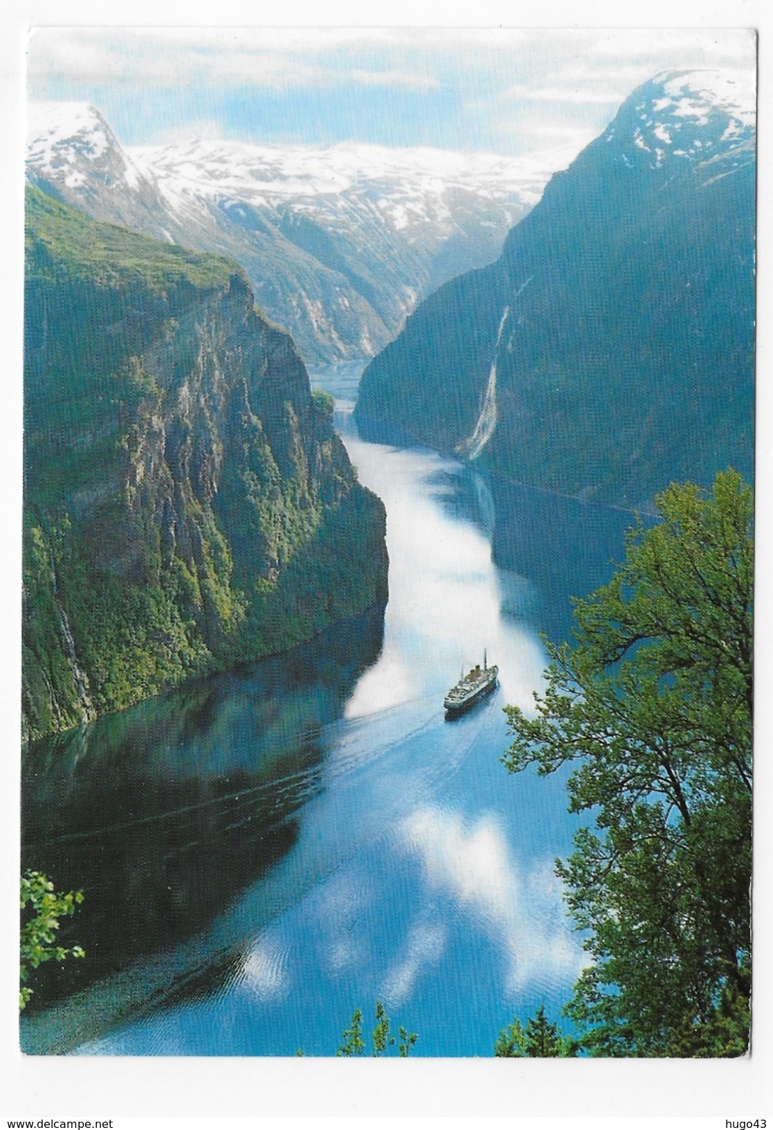 (RECTO / VERSO)  NORGE - GEIRANGER FJORD MOT - BEAU TIMBRE ET FLAMME - CPM GF VOYAGEE - Norvège