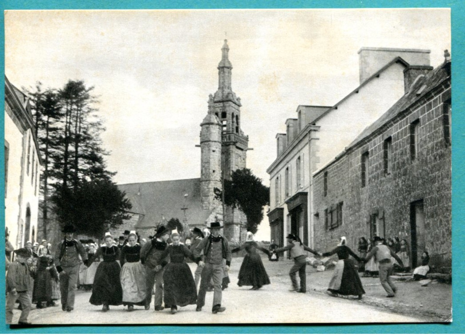 BRETAGNE D HIER   La Gavotte De La Noce    VERS 1930   - 2 Scans - TB - Danses