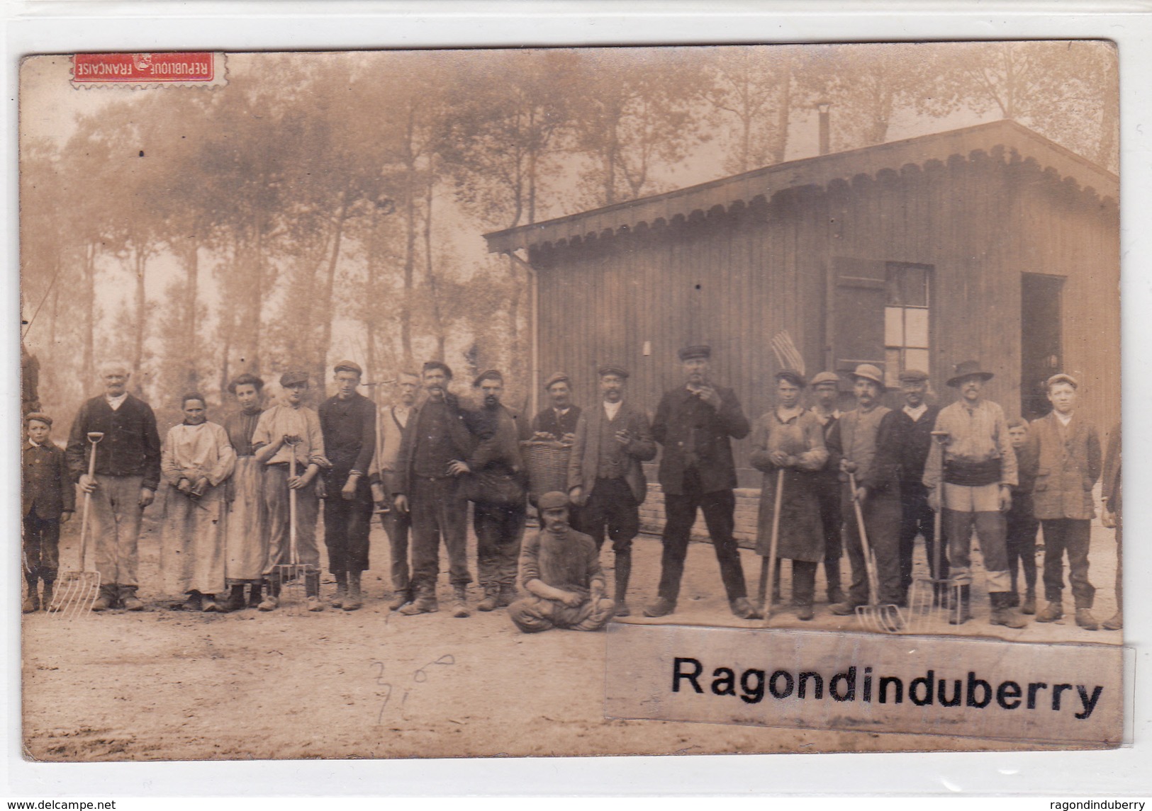 CPA PHOTO - 02 - CRECY-sur-SERRE (Aisne) - CARRIERES De CRECY ? Barraquement Cachet De Départ Poste De Crecy 1912 - Autres & Non Classés