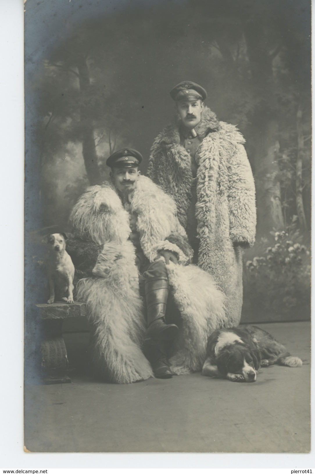 LETTONIE - EX RUSSIE - RUSSLAND - GUERRE 1914-18 - DOG - Belle Carte Photo Officiers Allemands & Chiens écrite à LIBAU - Weltkrieg 1914-18