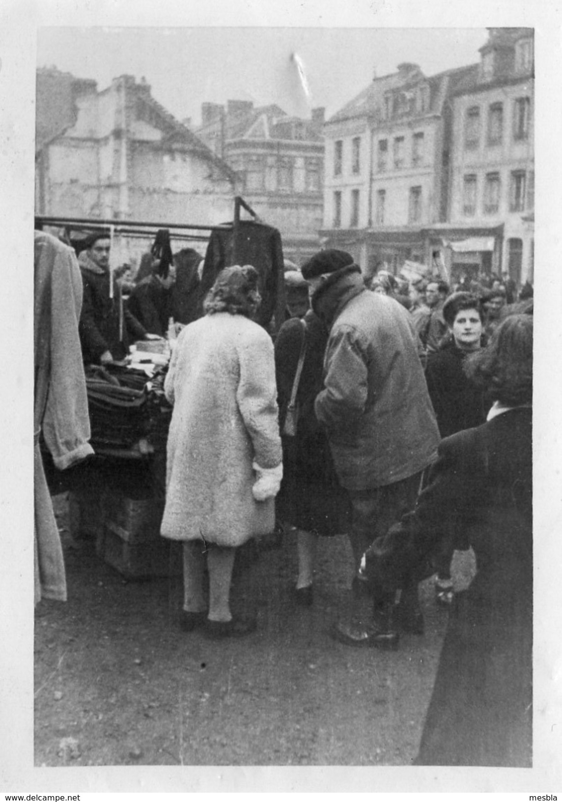 PHOTO ANCIENNE -  Paul Ferar  Au Marché De LAIGLE  (61) - Places