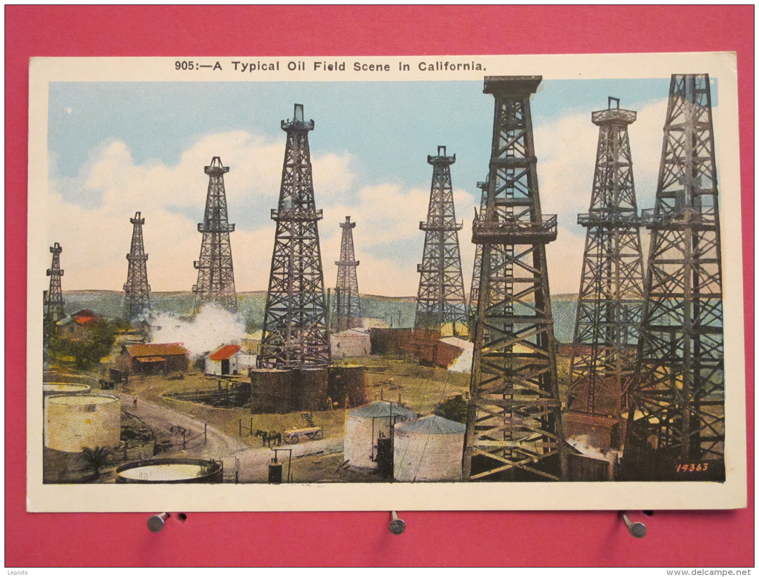 Etats-Unis - California - A Typical Oil Field Scene In California - Derricks - Excellent état - Scans Recto-verso - Autres & Non Classés