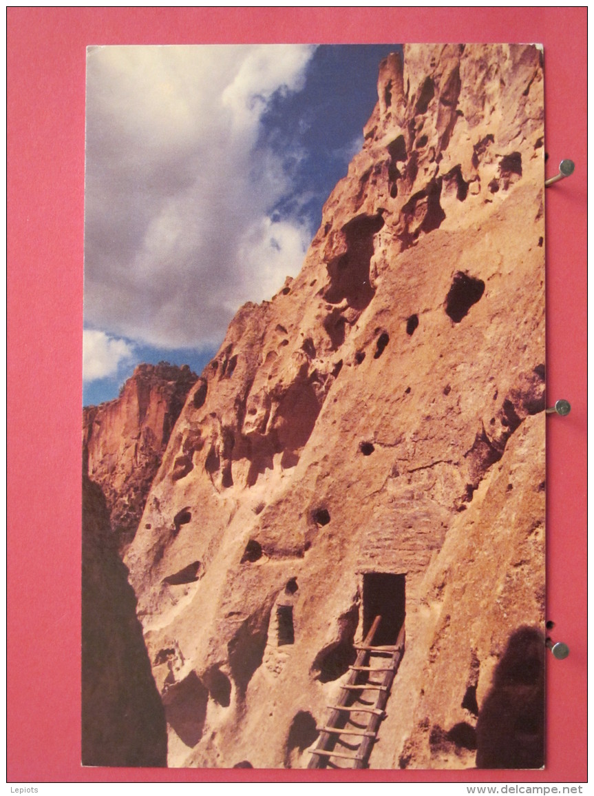 Etats-Unis - New Mexico - Cave Kiva In The Cliff Ruins In Frijoles Canyon - Excellent état - Scans Recto-verso - Autres & Non Classés