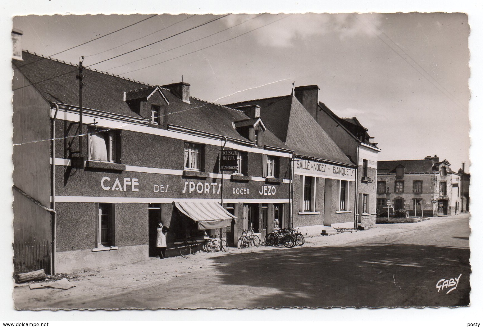 CPSM - COLPO - ENTREE DU BOURG - CAFE DES SPORTS - ROGER JEZO - Petite Animation - N/b - Ann 50 - - Autres & Non Classés