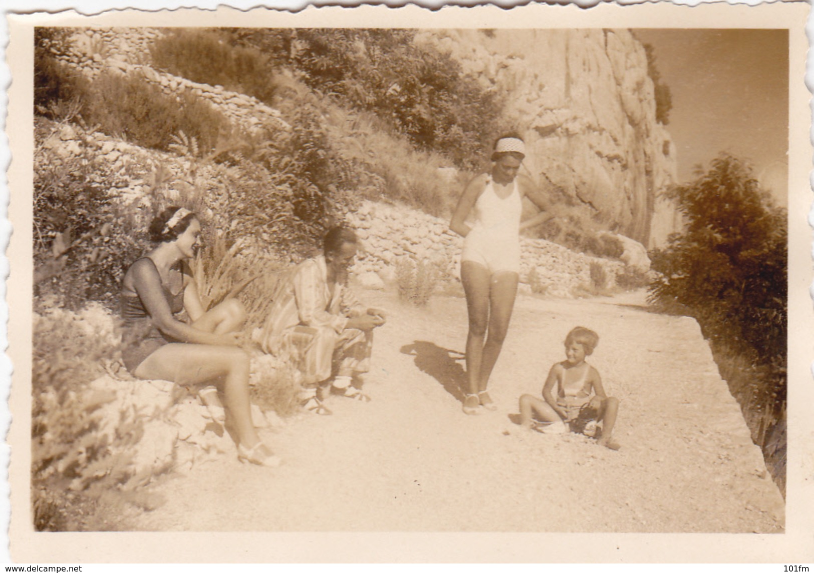 BEACH CA.1935, SWIMSUITS, COSTUMI DA BAGNO, CROATIA, DALMATIA, LOT 10 PHOTO