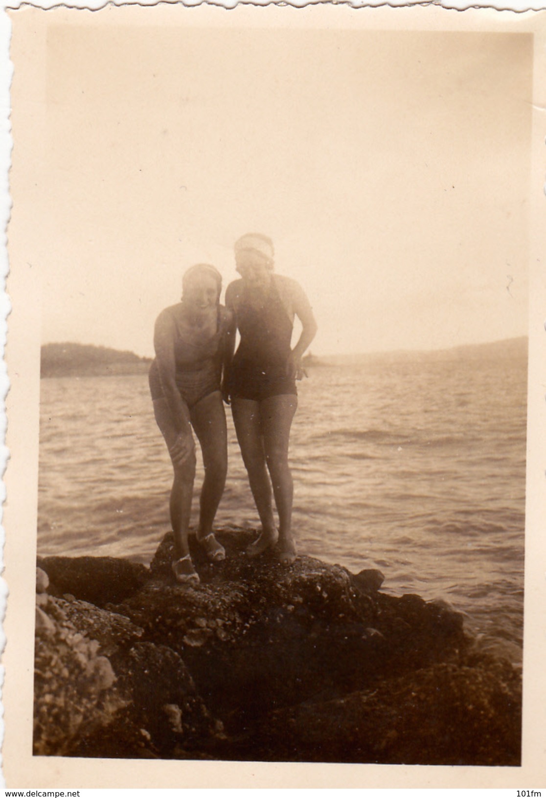 BEACH CA.1935, SWIMSUITS, COSTUMI DA BAGNO, CROATIA, DALMATIA, LOT 10 PHOTO