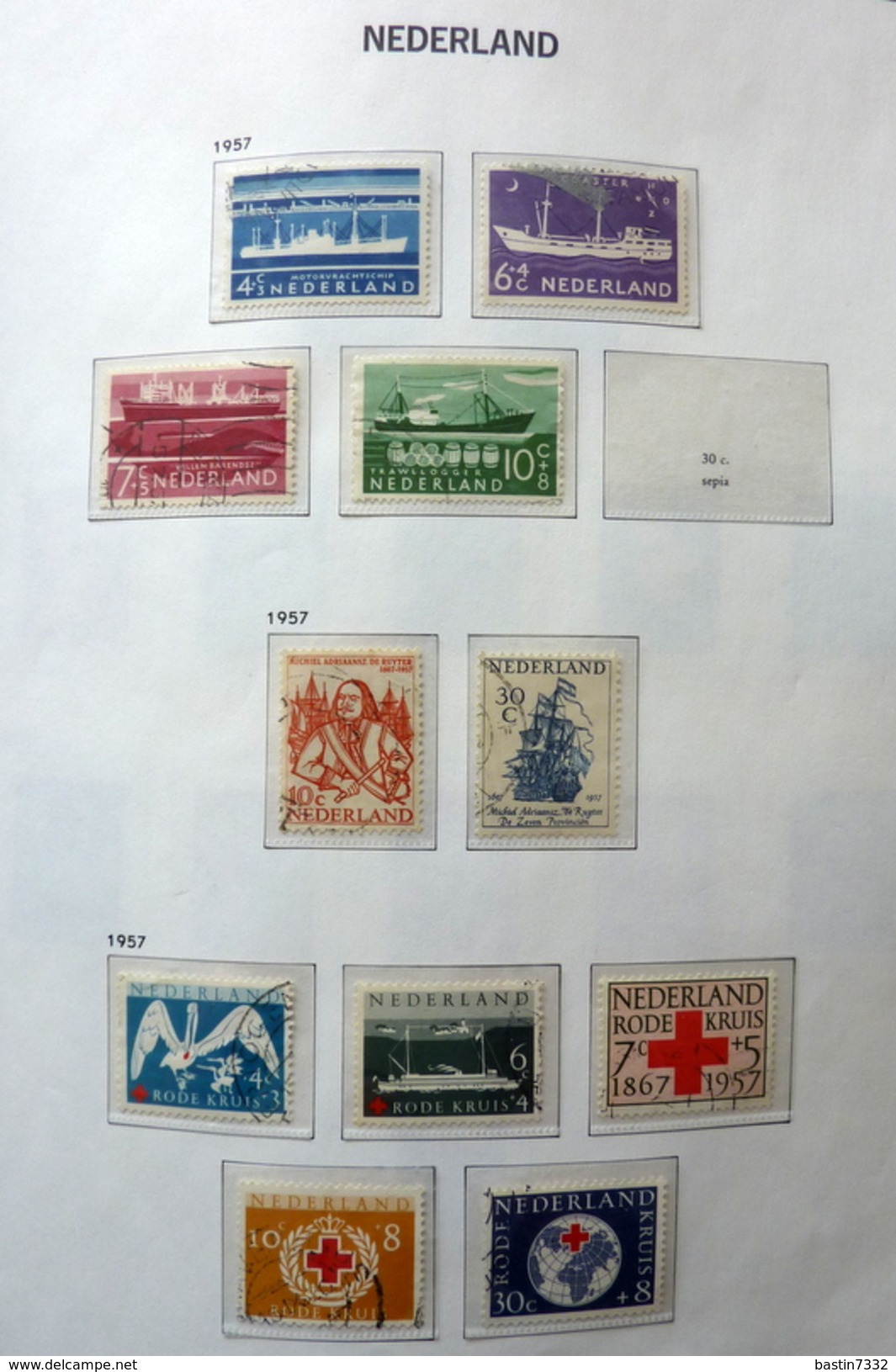 Netherlands/Pays-Bas/Olanda collection in 2 Davo binders