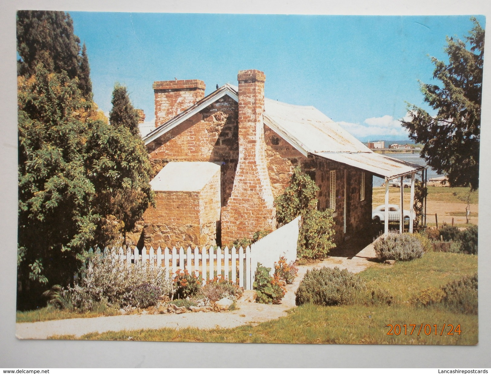Postcard Blundell's Farm House Canberra A Pioneer Memorial Cared For By District Historical Society My Ref B229 - Canberra (ACT)