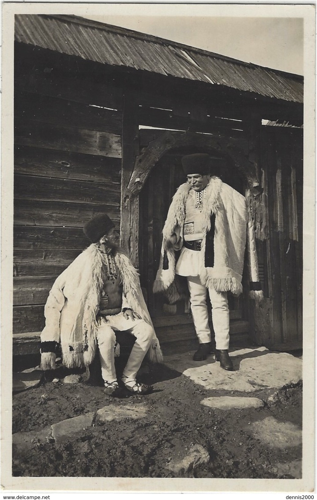 ROUMANIE - Paysans Des Carpathes - Bauern Aus Den Karpathen - COSTUME - Romania