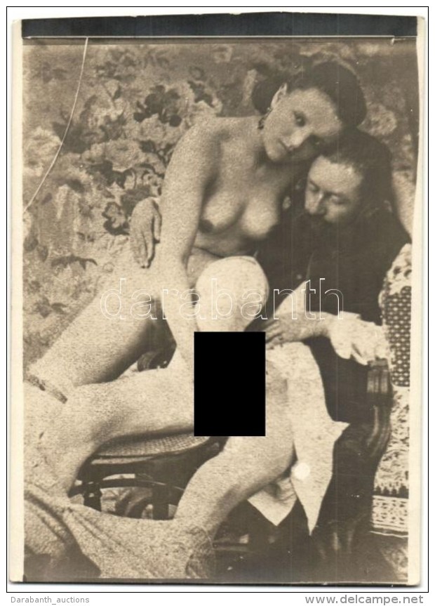 ** T4 Vintage Pornographic Photo Postcard  (cut) - Unclassified