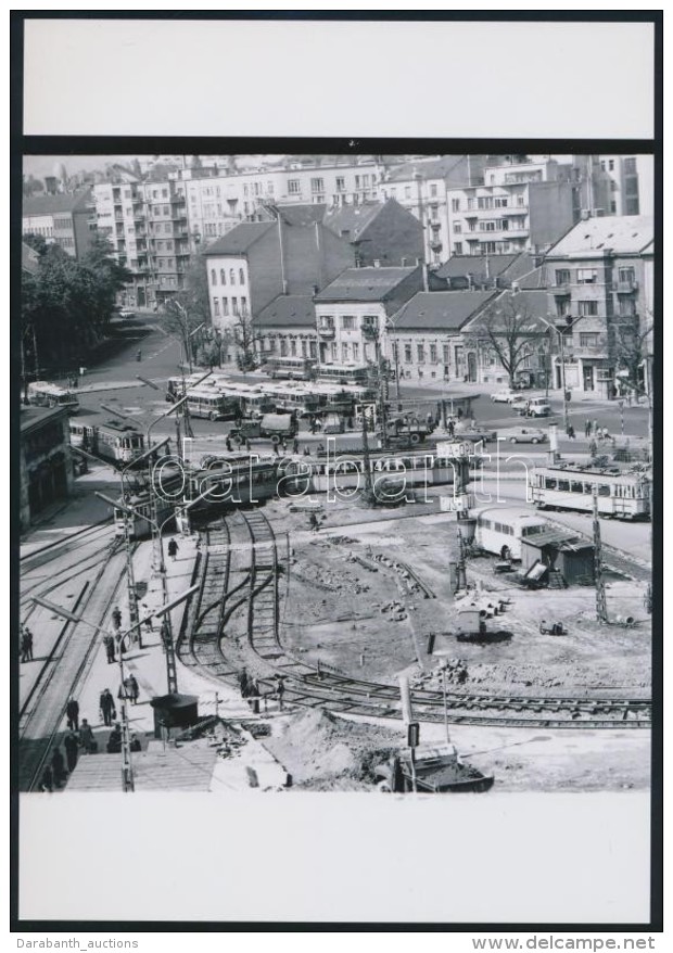 Cca 1970 Budapest, Moszkva T&eacute;ri &aacute;t&eacute;p&iacute;t&eacute;s, 2 Db Vintage Negat&iacute;v Mai... - Other & Unclassified