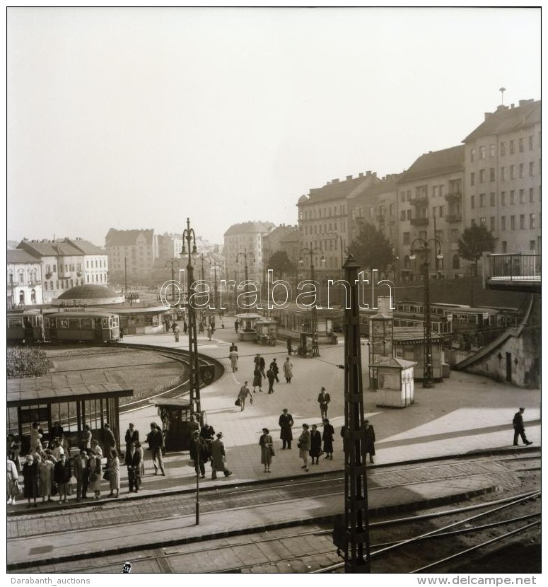 Cca 1974 Budapest, Moszkva T&eacute;r, 2 Db Szabadon Felhaszn&aacute;lhat&oacute; Vintage Negat&iacute;v, 6x6 Cm - Other & Unclassified