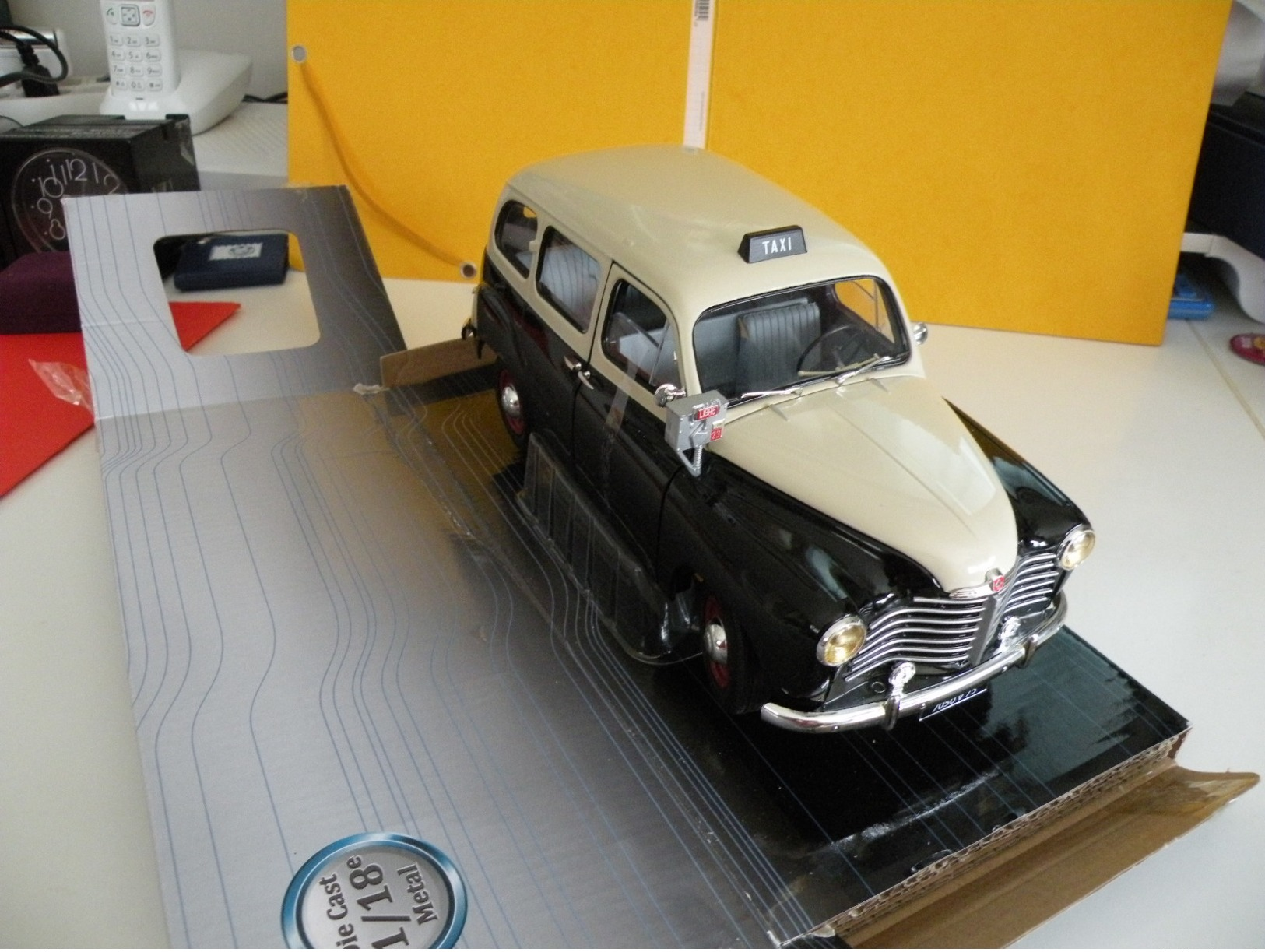 Renault, Colorale 1953 - Métal Neuf avec boite - 1/18 Solido