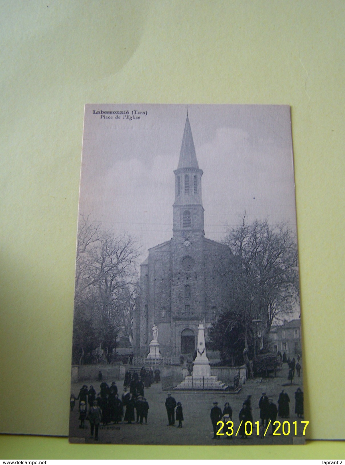 LABESSONNIE (TARN) MONTREDON-LABESSONNIE. PLACE DE L'EGLISE. - Montredon Labessonie