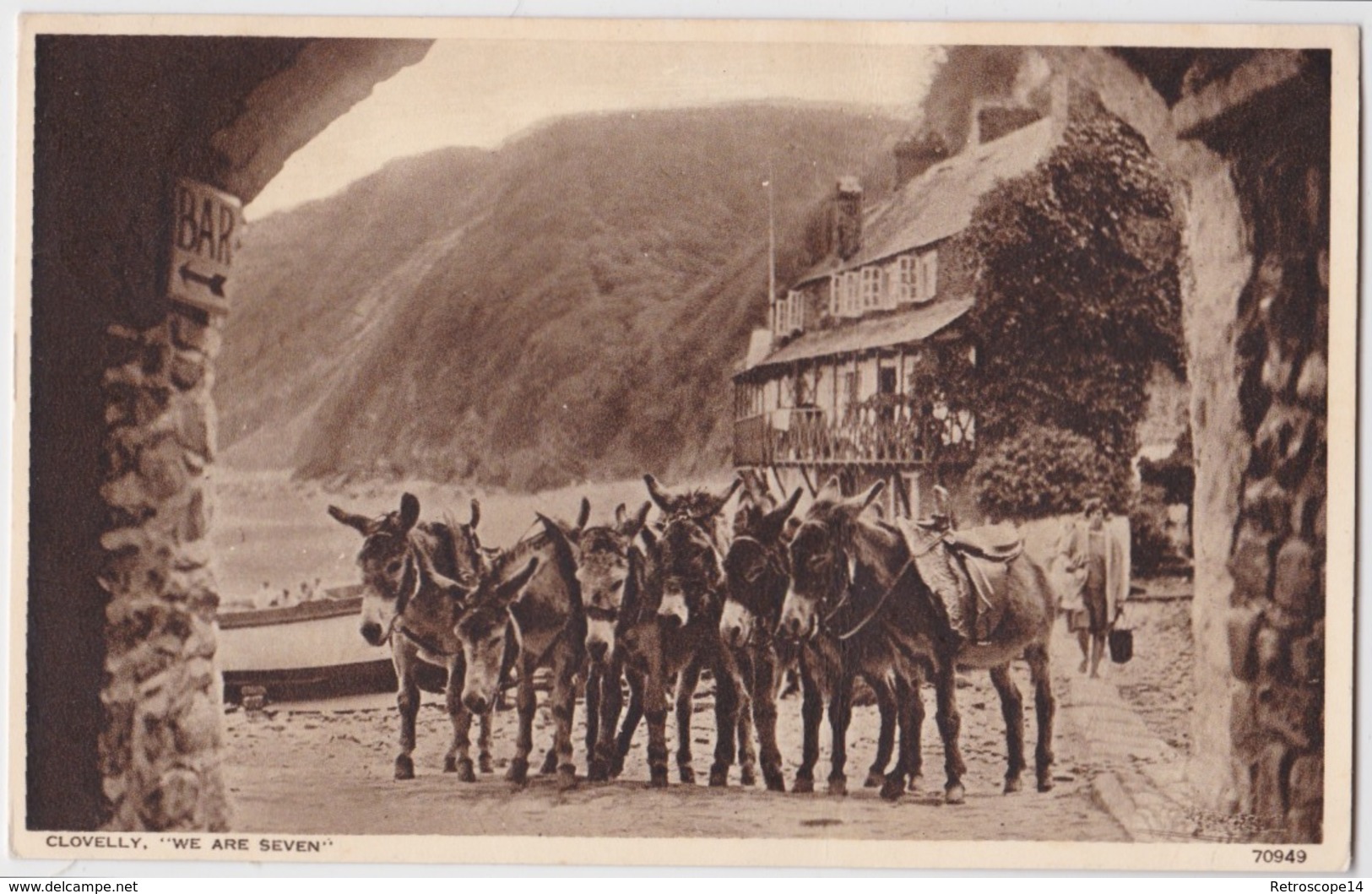 Postcard CLOVELLY. Seven Donkeys Headed To The Bar + Nice 2d Revenue Stamp, To Bideford. - Clovelly