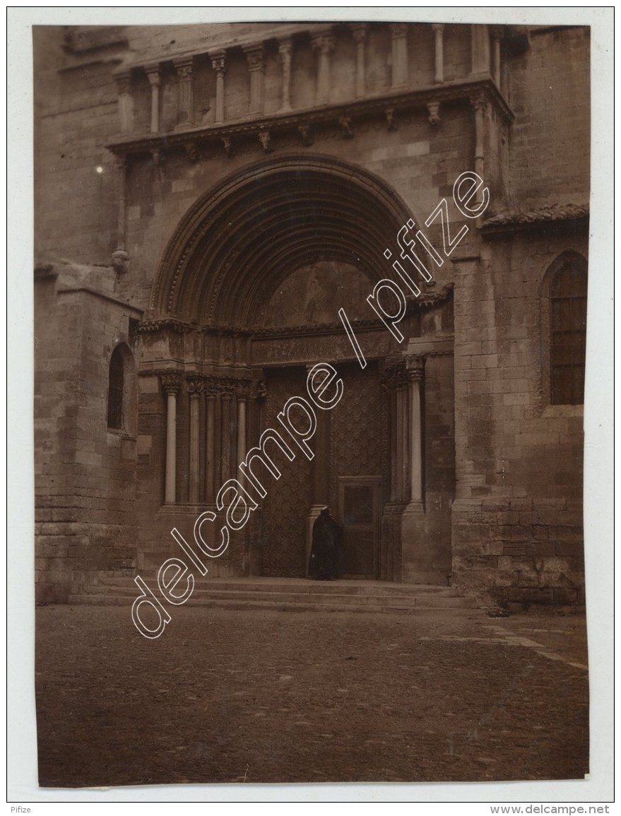 Nîmes. 3 Photos Vers 1900. - Lieux