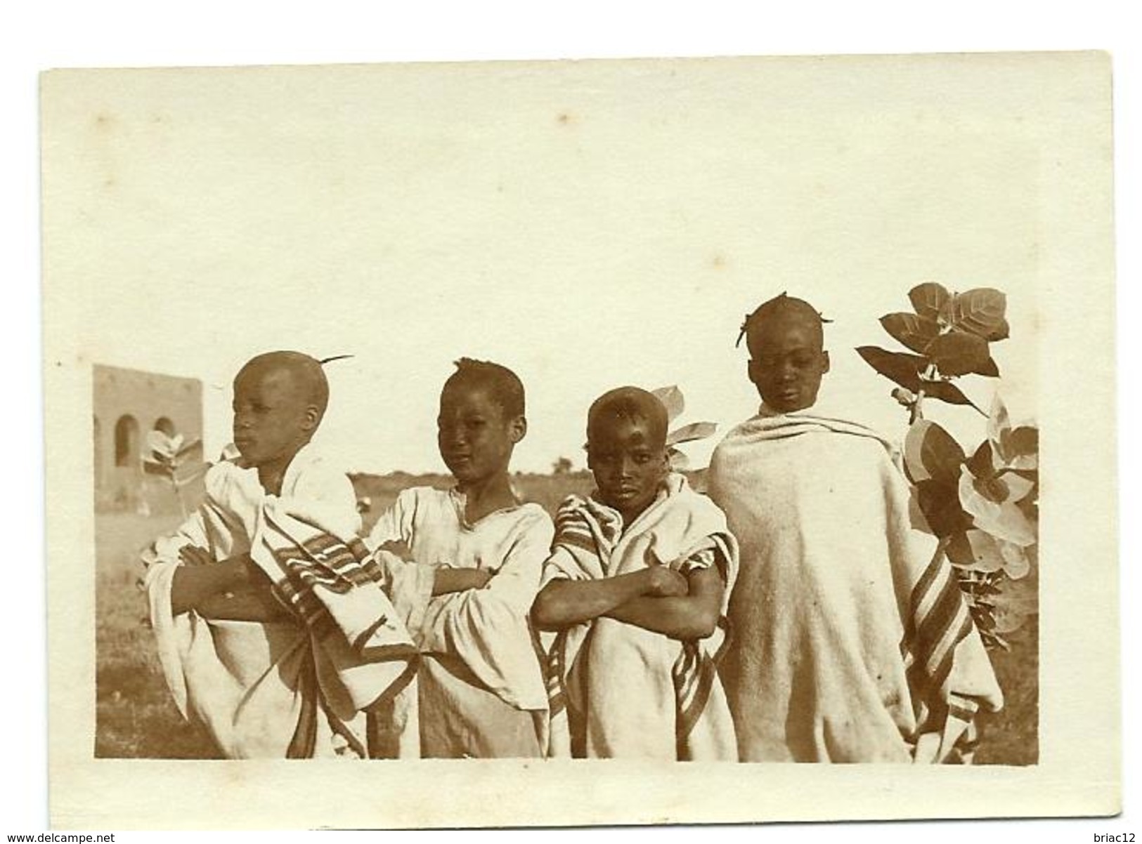 NIGER - MARADI  Photo Originale  D´un  Groupe D´écoliers à Côté De Leur école - Africa