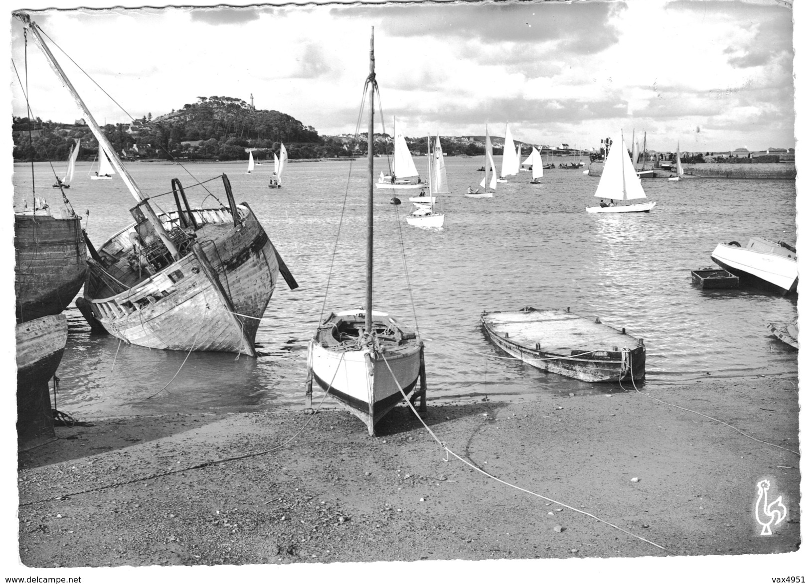 PAIMPOL  REGATES DANS LA BAIE DE PAIMPOL  LA FALAISE LA TOUR DE KERROCH   ****    A   SAISIR ***** - Paimpol