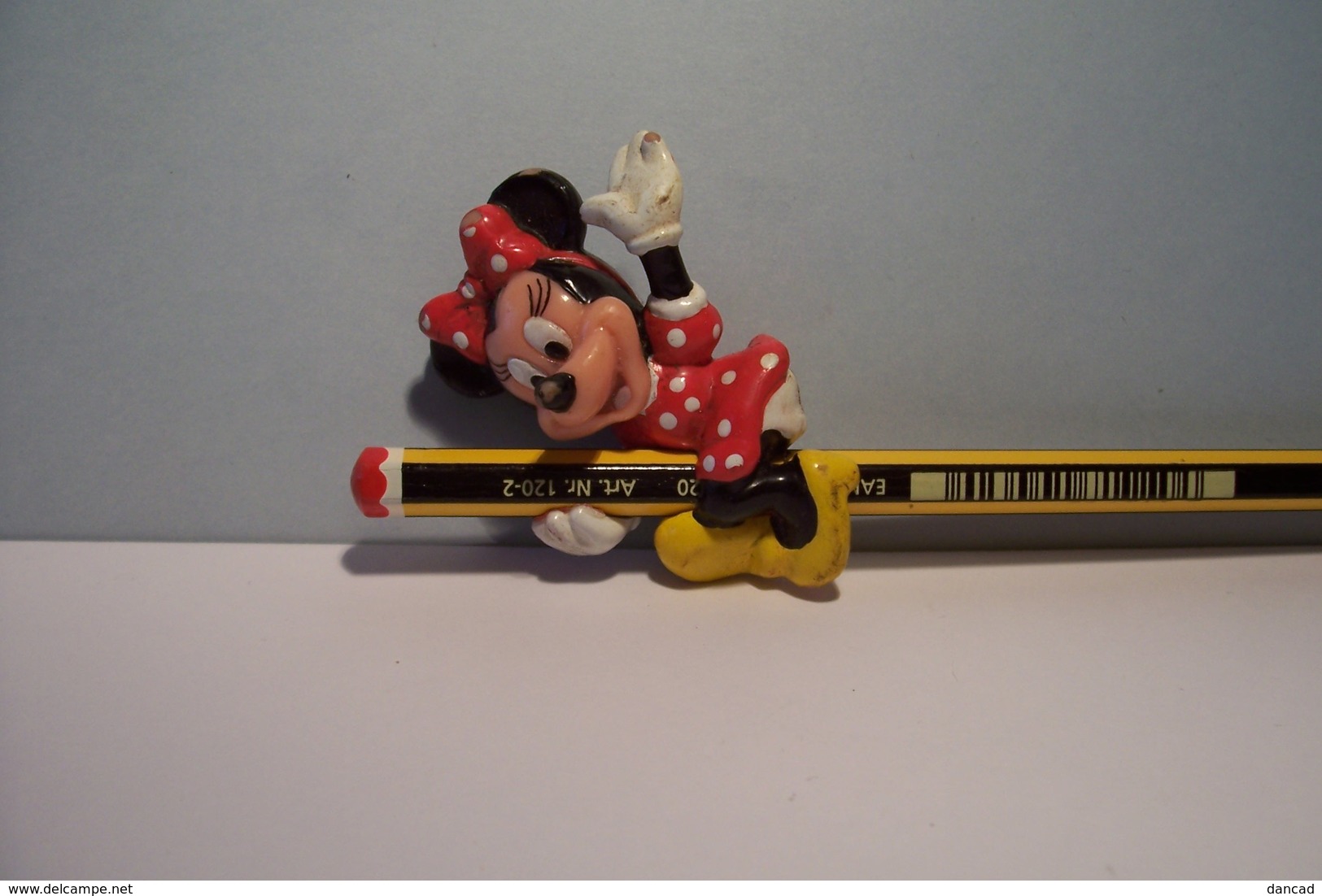 DISNEY  -- MINNIE -- ( Enjoliveur Pour Crayon  ) - Disney