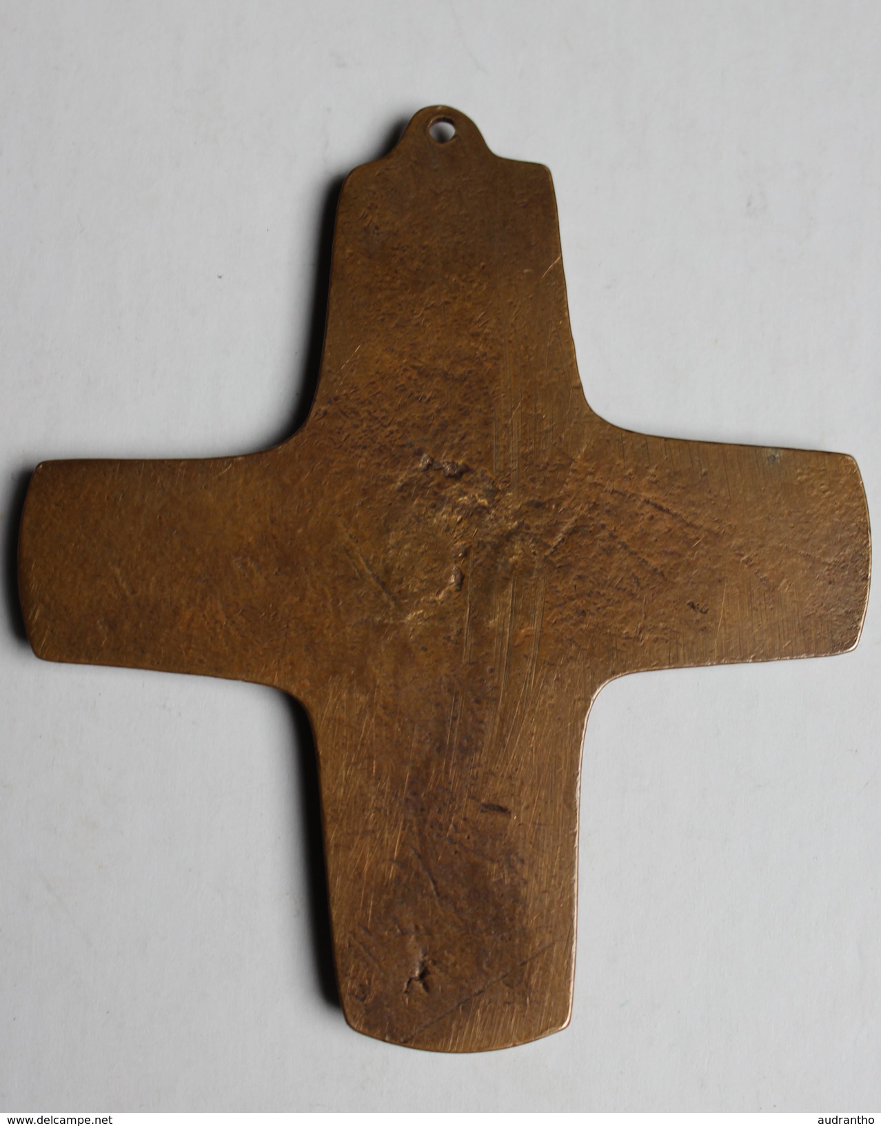 Belle Croix Religieuse Artisanal Arbre De Vie Ancienne En Bronze 10 Cm Par 9 Cm Religion - Religión & Esoterismo