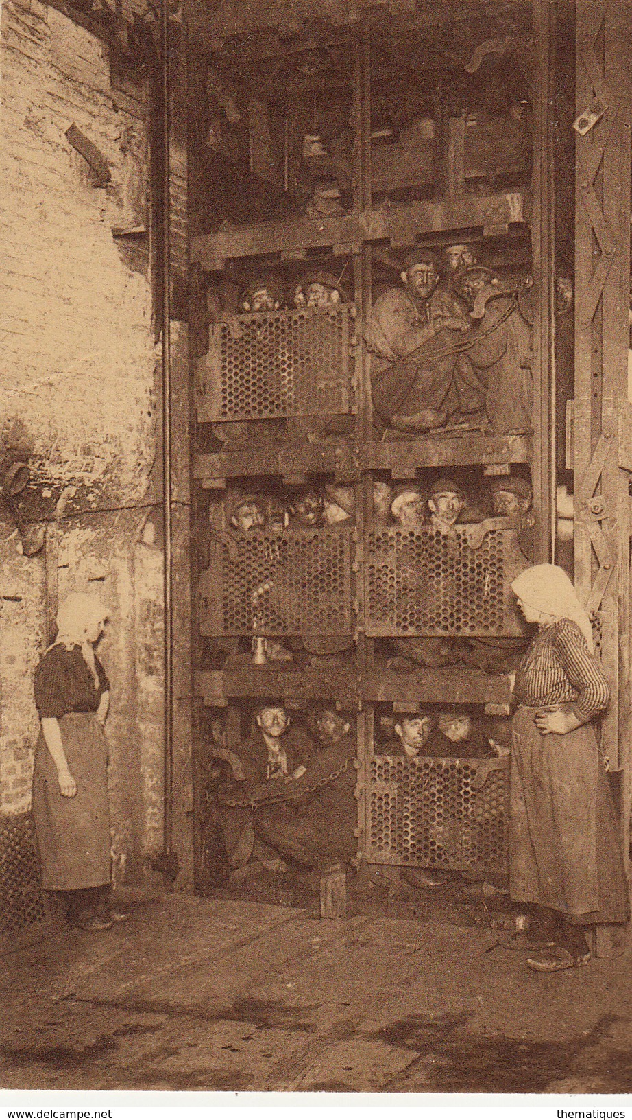 Thematiques 59 Nord Le Charbonnage Inscription Marchiennes Au Dos Mineurs Remontant Du Fond Timbre Belge - Autres & Non Classés