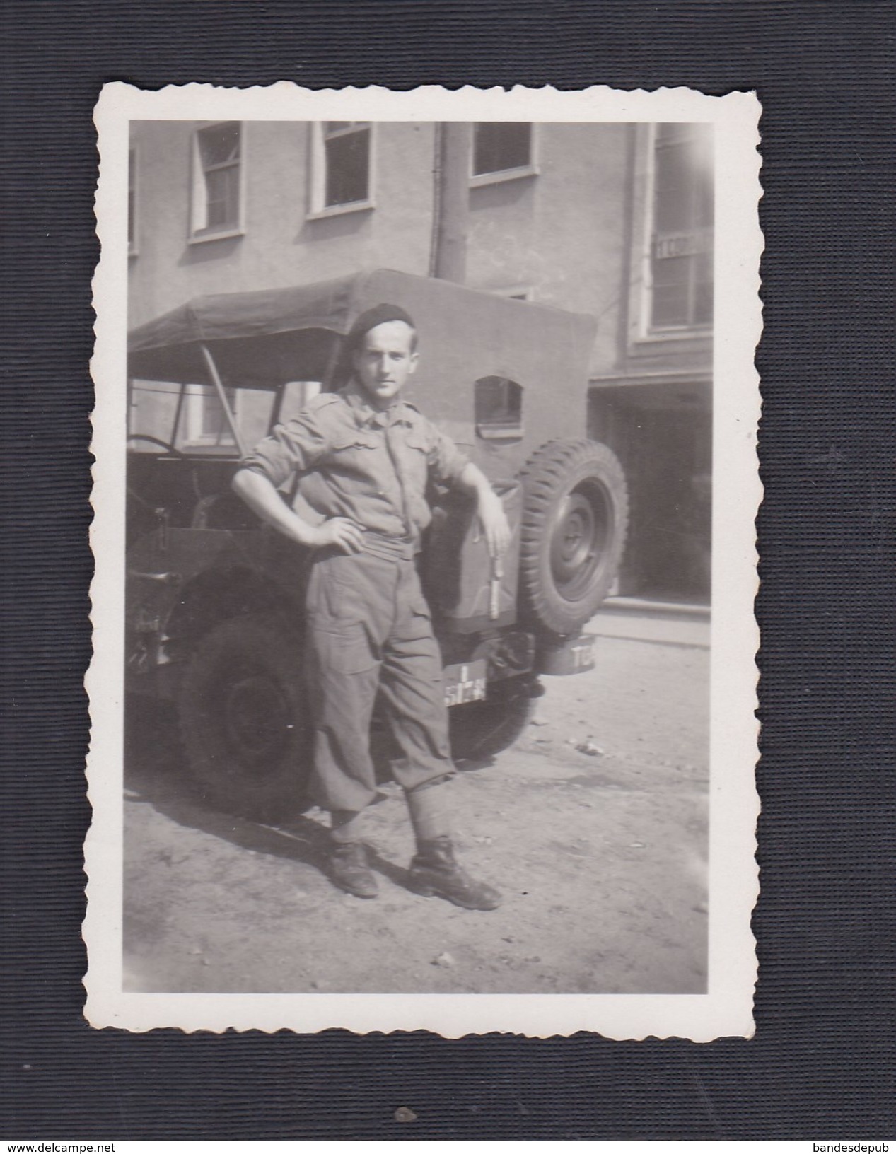 Photo Originale Militaire Souvenir De Rastatt 1949 Genealogie Charles Goetsch Jeep Willys - Guerre, Militaire