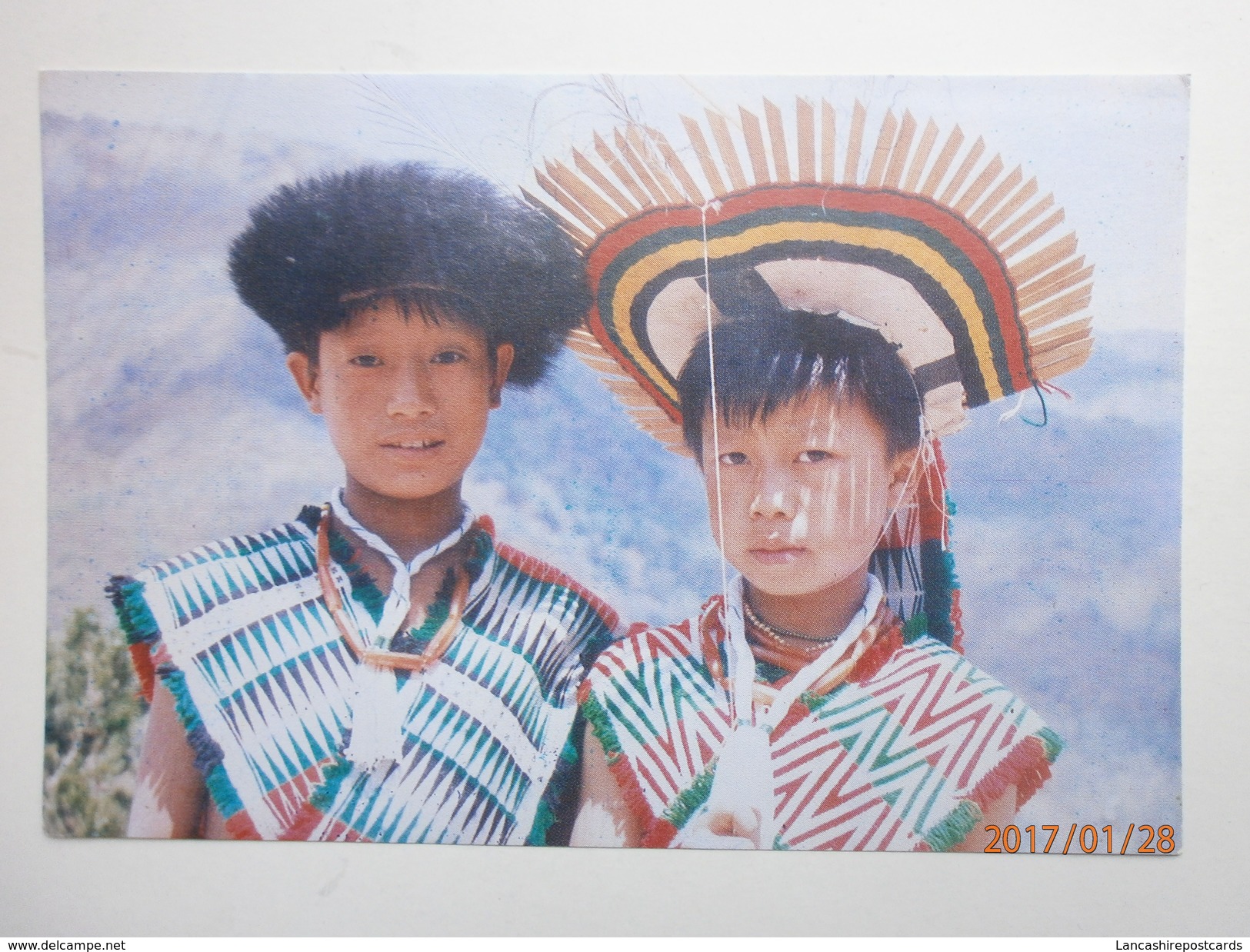 Postcard Nagaland India Angami Children In Traditional Dress Kohima My Ref B2141 - Asia