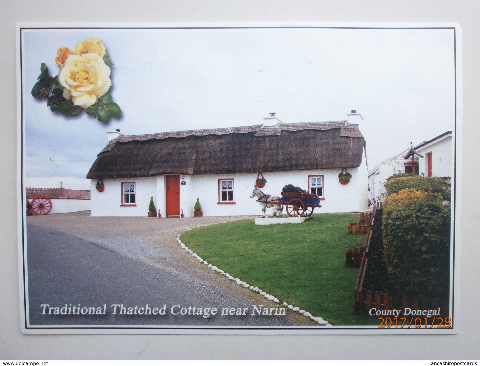 Postcard  Traditional Thatched Cottage Nr Narin Donegal My Ref B2146 - Donegal