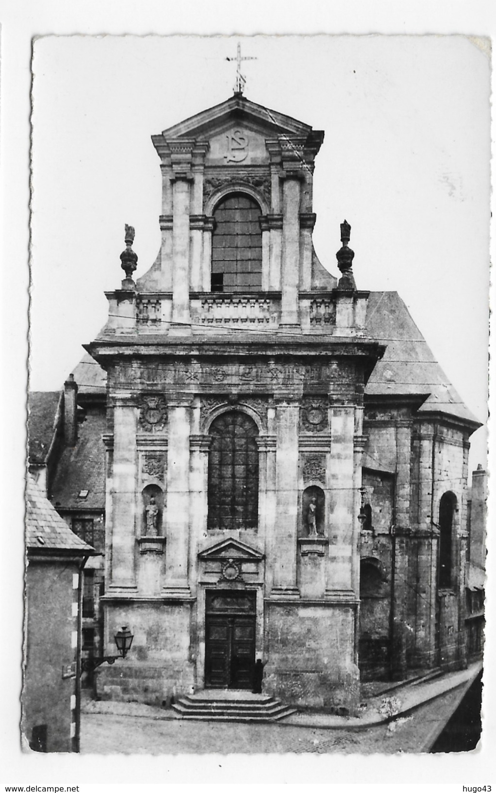 NEVERS - L' EGLISE SAINT PIERRE - FORMAT CPA NON VOYAGEE - Nevers