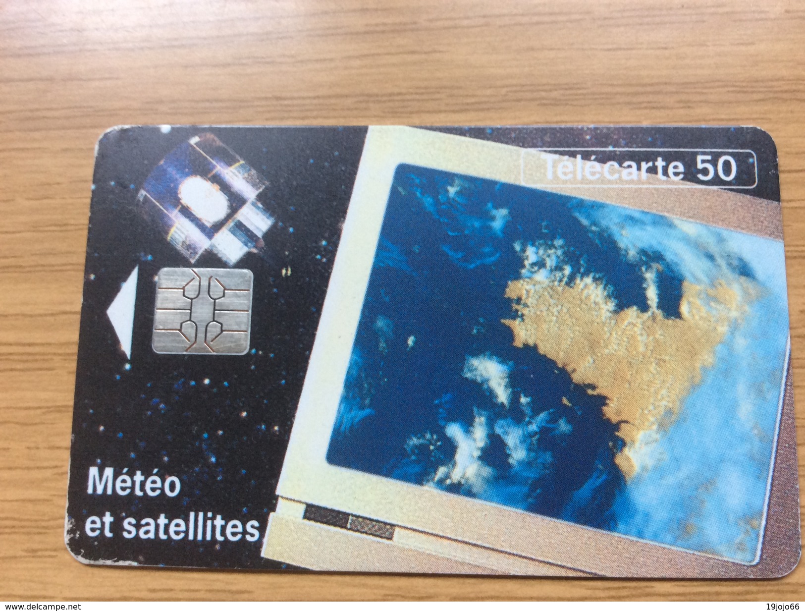 50 U  Musee Satellites  -   Used Condition, Little Destruction At The Side Of The Card - 1994