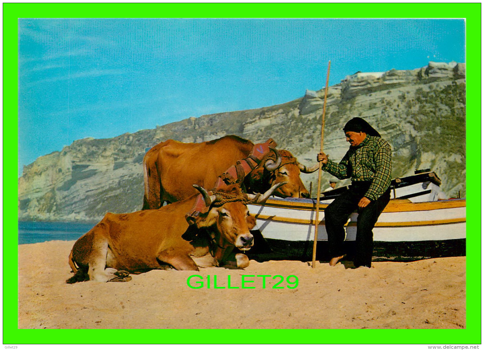 NAZARÉ, PORTUGAL - ESPERANDO O REGRESSO DOS BARCOS - ATTENDANT LE RETOUR DES BATEAUX - DULIA - - Leiria