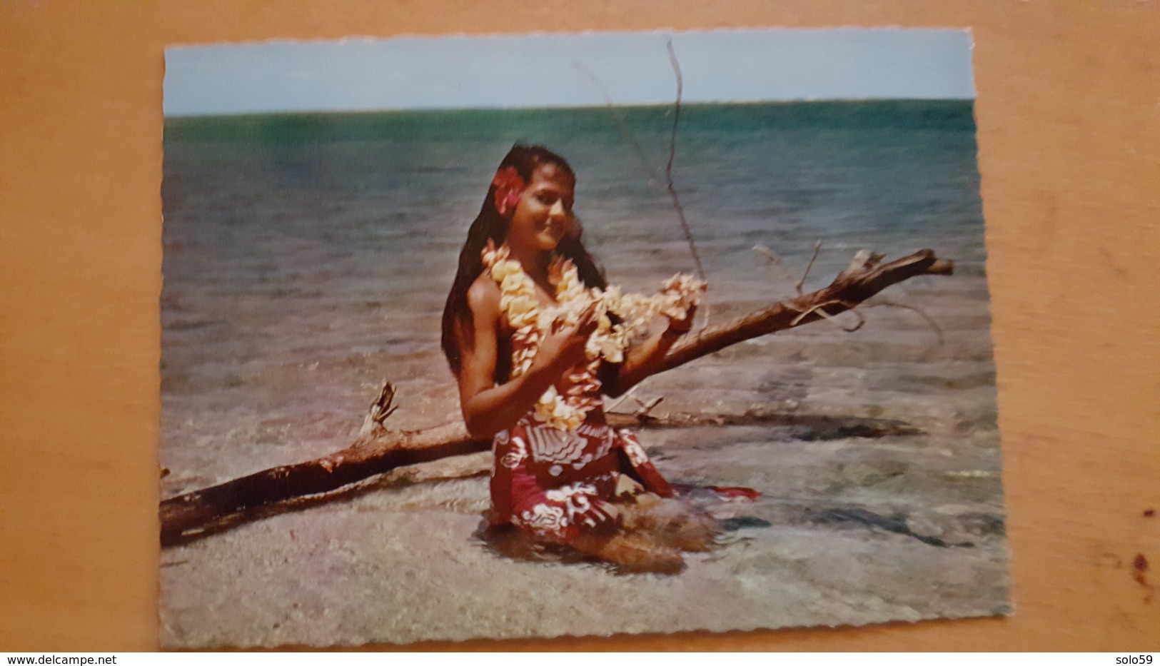 TOUT LE CHARME DE LA POLYNESIE Très Bon état Dos Partagé CARTE POSTALE Neuve ANNEES 70 - Polinesia Francese