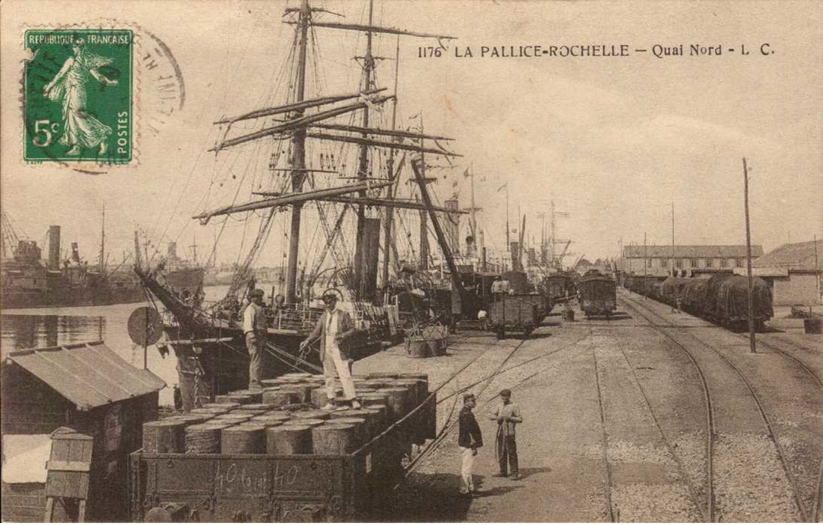 Cpa 17 La Pallice La Rochelle Qai Nord Nombreux Bateaux Et Wagons De Marchandises - La Rochelle