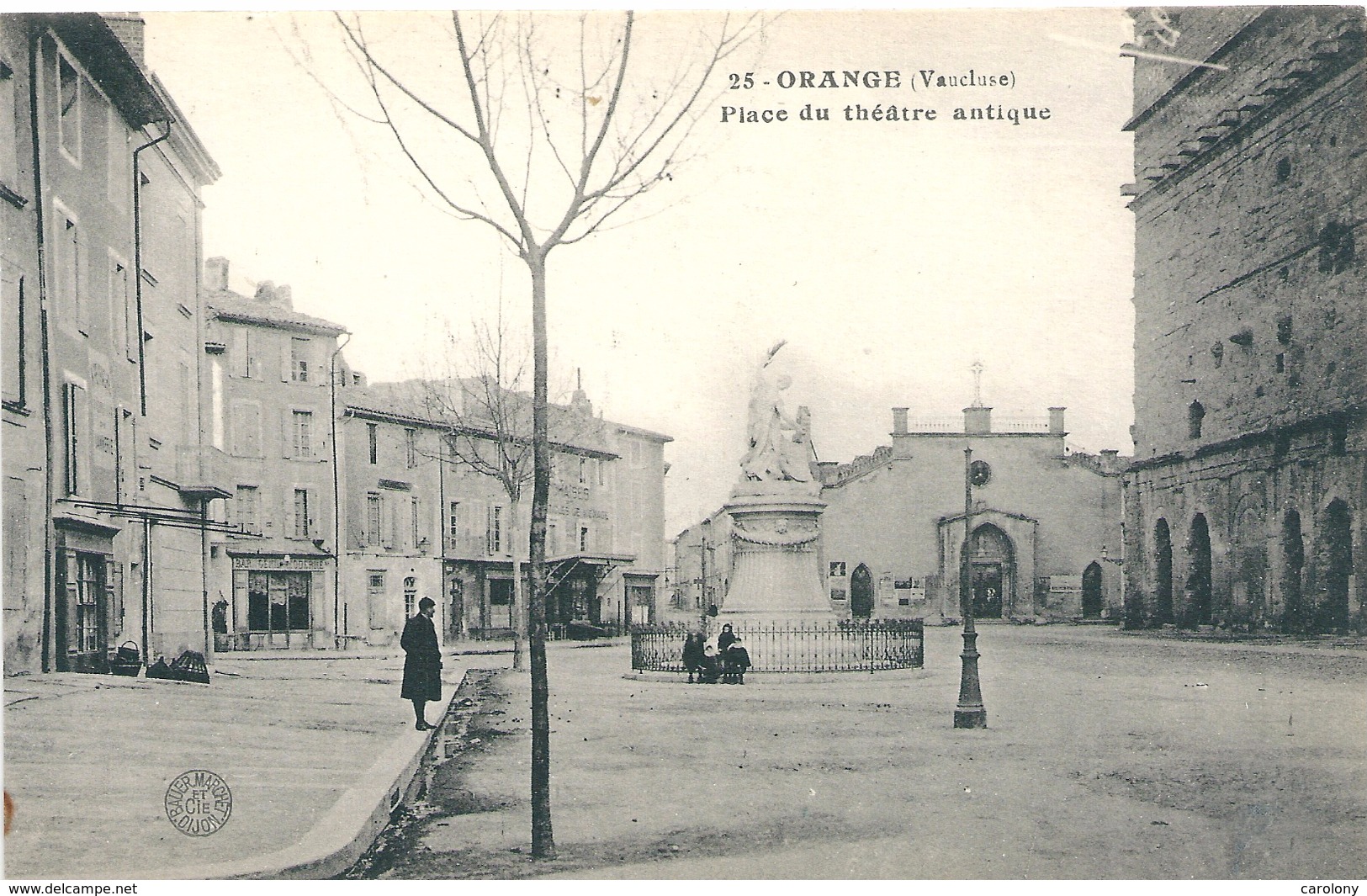 Orange (Vaucluse)  Place Du Thêatre Antique - Orange