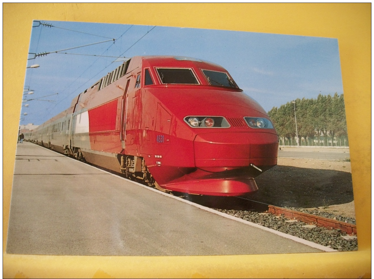 TRAIN 5757 - VUE N° 05/ 06 - SERIE DE 06 CARTES SUR LE T.G.V. THALYS - Trains