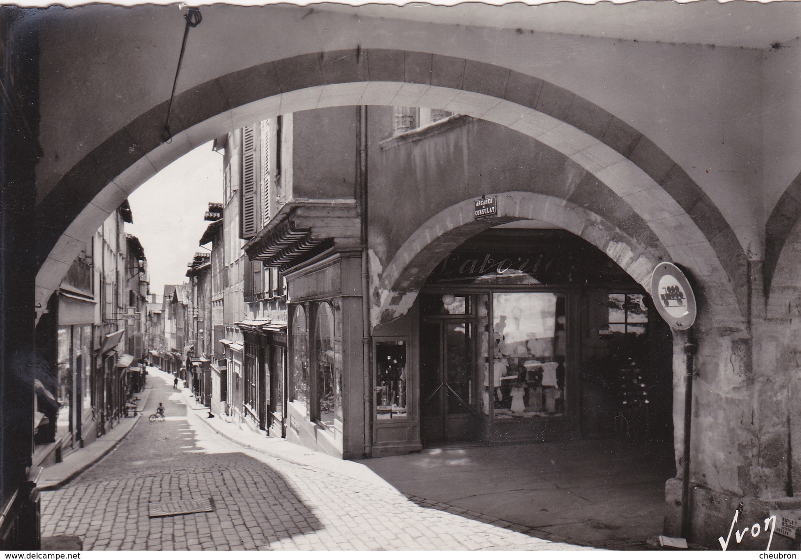 12. VILLEFRANCHE DE ROUERGUE. CARTE RARE DES ARCADES. - Villefranche De Rouergue